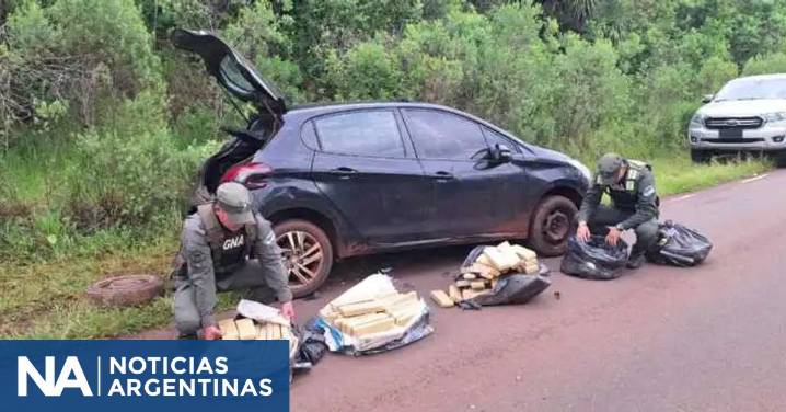 Misiones: un conductor se dio a la fuga y encontraron el auto abandonado con 126 kilos de marihuana