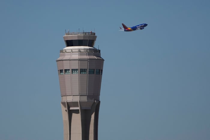 Staffing shortages cause more US flight delays as government shutdown reaches 7th day