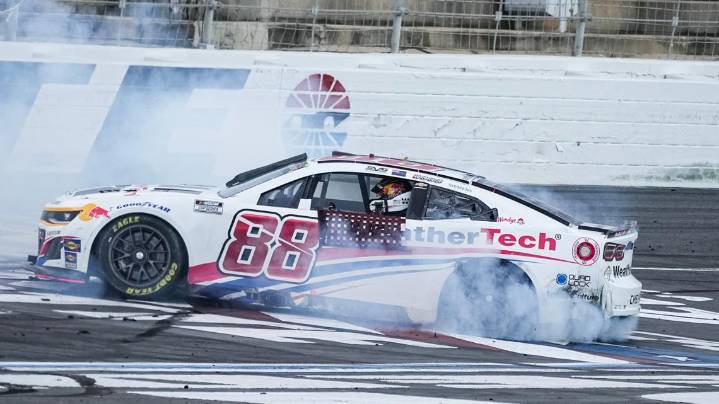 Shane van Gisbergen wins 5th straight road course race as Joey Logano narrowly advances in playoffs