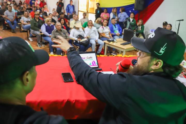 Luna presenta avances de la Expo Flor y Café Caripe 2025 a productores y floricultores