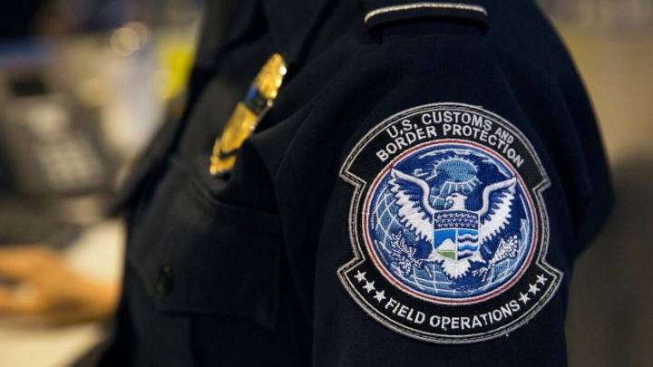 Agente alcoholizado de la Patrulla Fronteriza choca contra vehículo estacionado en Laredo