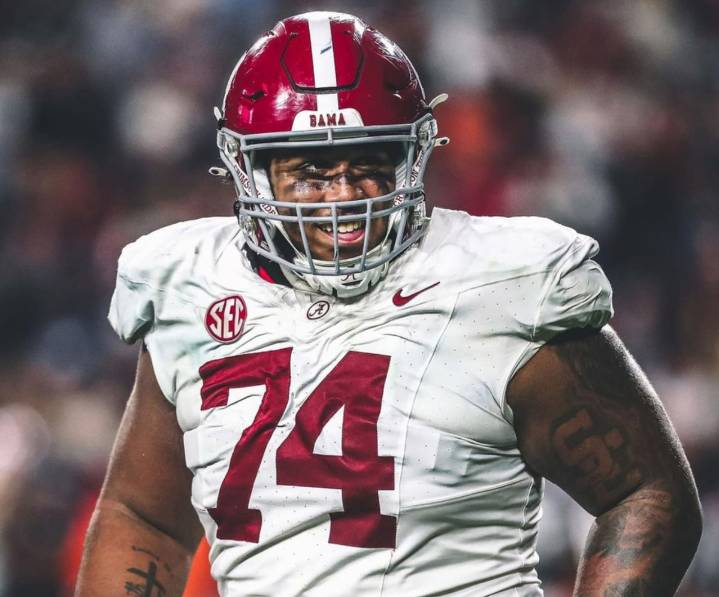 356lb Alabama Prodigy Lost Over 50 Pounds after Two Program Legends Said NFL Won’t Accept Him An Alabama player has been working on cutting his weight after the program's alumni warned him of the stan