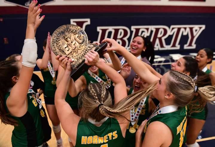Emmaus girls volleyball stuns Bethlehem Catholic, wins 1st conference title in 5