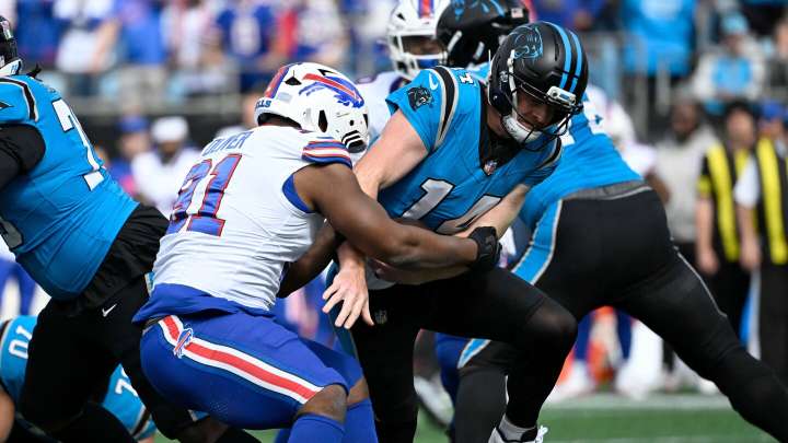 Report: Ed Oliver is expected to miss time with biceps injury