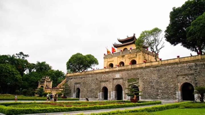 Vietnam's top legislature to pass 53 bills, resolutions at 10th session