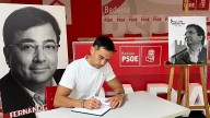 La familia de Guillermo Fernández Vara recibe cientos de mensajes de cariño en el libro de condolencias