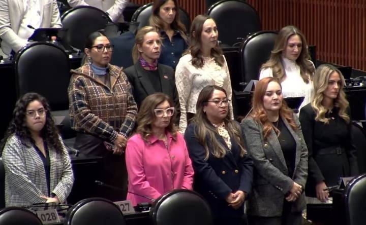 Diputados rinden minuto de silencio en memoria de Bernardo Bravo, líder limonero asesinado en Michoacán