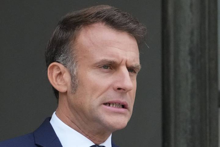 Macron nombrará a un nuevo primer ministro en 48 horas, anuncia su oficina