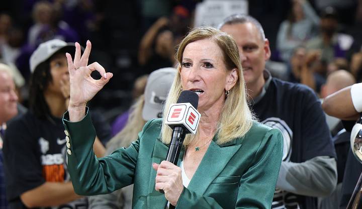 WNBA commissioner Cathy Engelbert booed by crowd during WNBA Finals