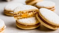 No gastes fortuna en la panadería, prepará estos riquísimos alfajorcitos de miel para tus desayunos o meriendas