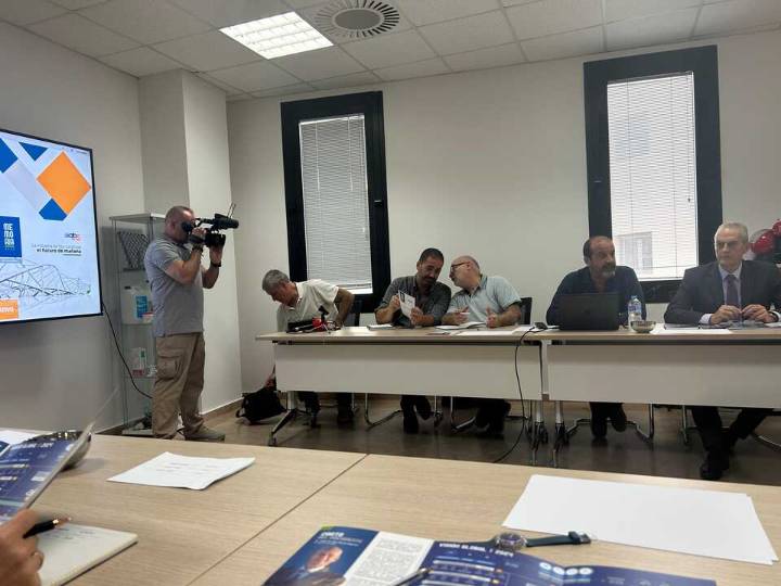 Electricidad, agua, vivienda e infraestructuras: las grandes preocupaciones de la industria onubense