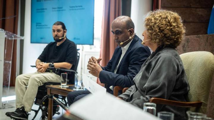 Pacientes con ELA y sus familias piden agilizar los trámites de las ayudas: "Hay quienes no tienen ni tres meses para esperar"