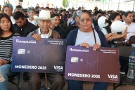 Continúa Huixquilucan la entrega de más de 14 mil monederos electrónicos y becas municipales