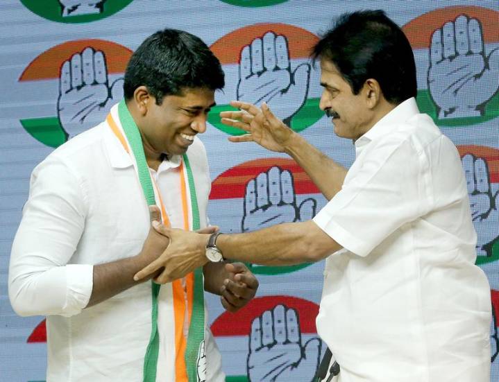IAS officer who quit job to protest Art 370 abrogation joins Congress