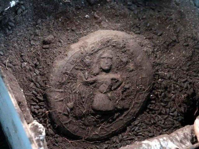Arqueólogos encuentran panes litúrgicos de 1 300 años en Türkiye (+Foto)