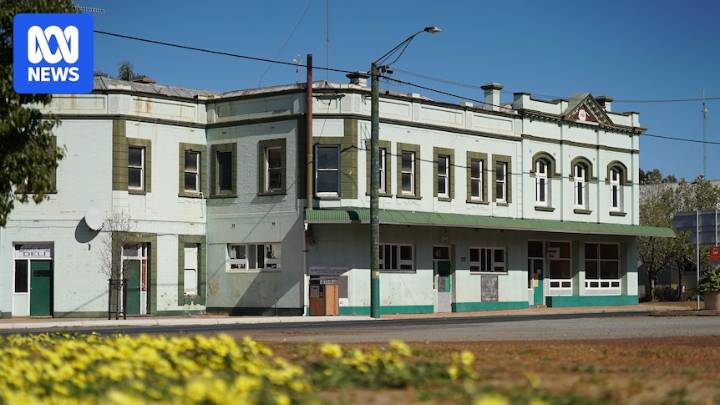 Gnowangerup in WA's grain belt the latest town to buy back its local pub