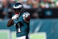 Eagles star WR is frustrated, Patriots three-time champ says team should bring him in