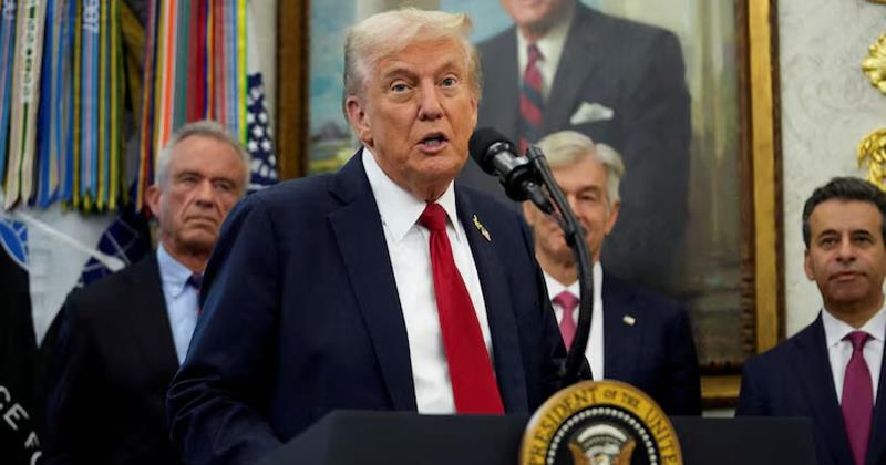 Trump Administration Proposes Ban on Chinese Airlines Using Russian Airspace for U.S. Flights