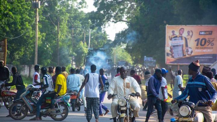 Opposition leaders in Cameroon contest official election results as protests continue