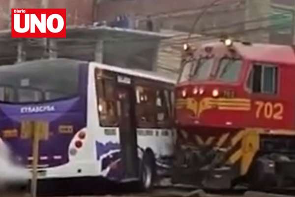 Tren de carga arrasa bus y auto en pleno cruce de El Agustino