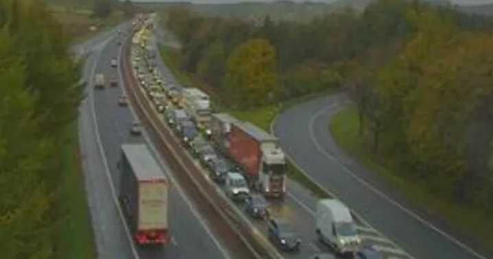 M8 four car crash sparks huge delays on busy motorway