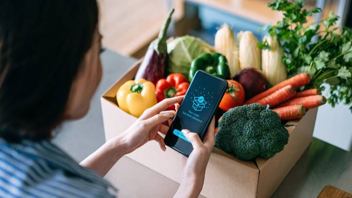Australian shoppers paying almost 40 per cent mark up for some grocery deliveries, fresh CHOICE research shows