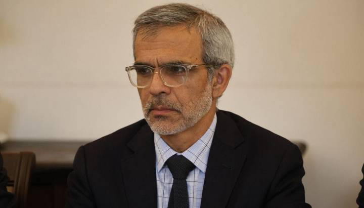 Tras ataque incendiario en La Araucanía: ministro Cordero confirma querella por Ley Antiterrorista