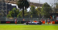 Dos personas se atraviesan en plena carrera del GP de México 2025 y casi son atropellados por Liam Lawson: "Podría haberlos matado" (VIDEO)