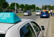 Conducir desde los 17 y permisos más rápidos: las autoescuelas piden prudencia a Bruselas
