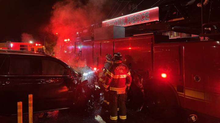 Fire truck struck by DUI driver in Puyallup, WA