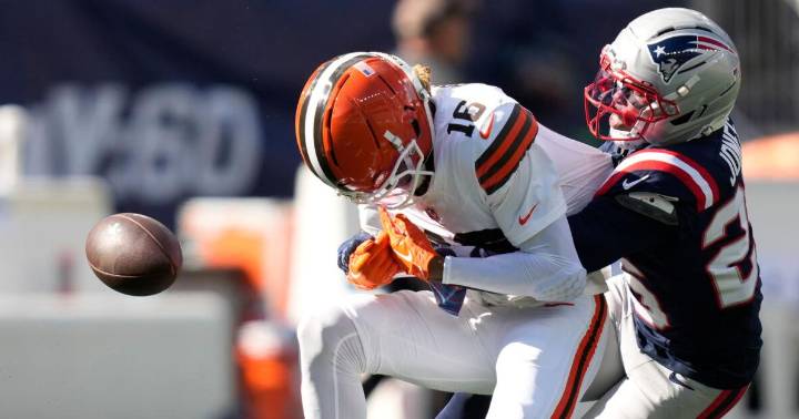 Tuesday's NFL notebook: Patriots' Jones gets extension