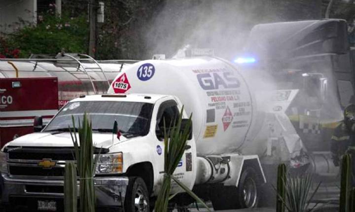 Nuevo choque con pipa provoca fuga de gas en la CDMX