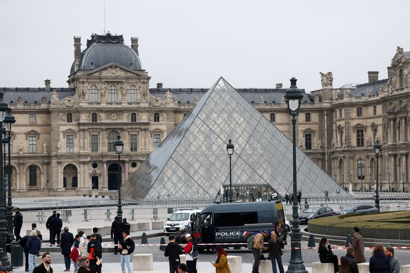 Thieves steal "inestimable" jewels from Louvre in Paris and flee on motorbikes