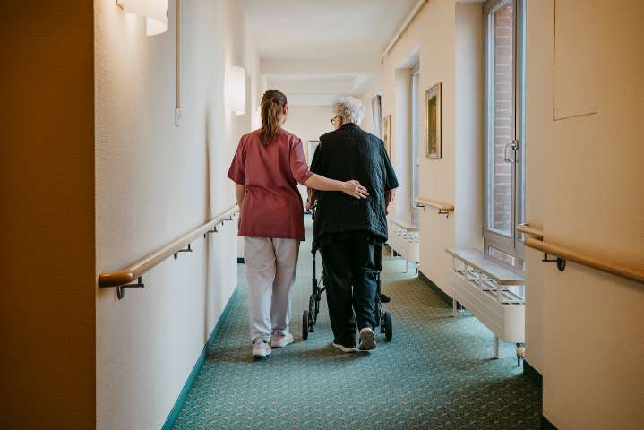 Dear Annie: Should I tell my estranged sister-in-law her mom is now in a nursing home?