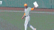 Vol fans show support for Tony Vitello at scrimmage amid uncertain future