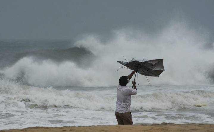 Coastal Andhra districts brace for cyclone 'Montha'