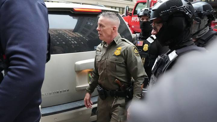 Appeals court blocks order requiring Bovino to brief judge on Chicago immigration sweeps