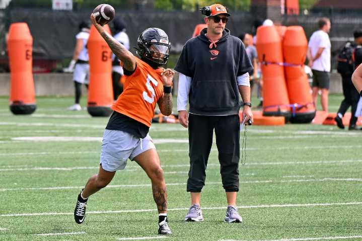 Oregon State quarterback competition heats up ahead of Washington State