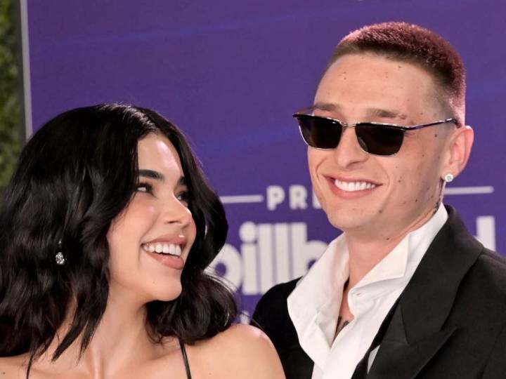 Kenia Os y Peso Pluma se roban la alfombra roja de los Billboard Latin Awards