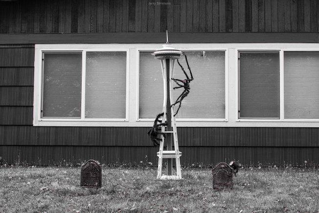West Seattle Blog… | WEST SEATTLE HALLOWEEN: Simple yet memorable decoration
