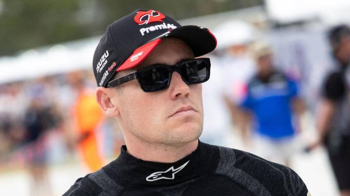 Former Bathurst winner Richie Stanaway axed by PremiAir Racing two rounds before Supercars season ends