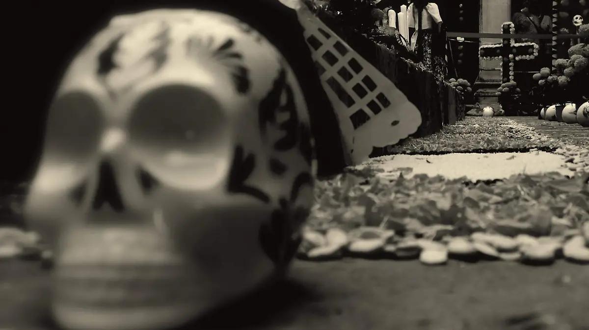 ¿Sabías que el 30 de octubre se recuerda a las almas que nadie recuerda? Así se hace un altar para espíritus que quedaron en el olvido