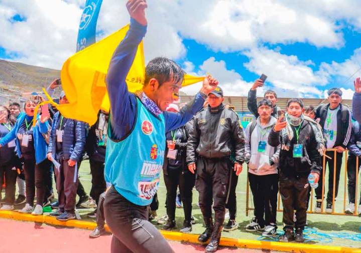 Hazaña en la altura: Jhon Atachagua conquista la Maratón Internacional Meseta del Bombón 2025