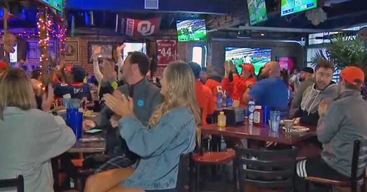 Fans pack downtown Denver bar at 7 a.m. to watch Broncos in London