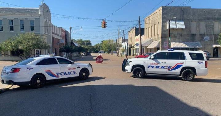 6 dead, 20 or more hurt in Mississippi homecoming shootings