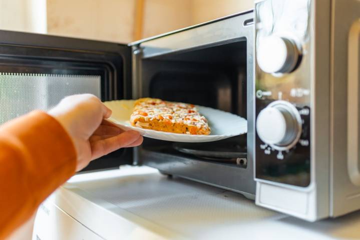 What Happens to Your Food When You Microwave It?