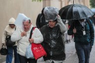 Cuántos milímetros de lluvia podrían caer en Santiago y en qué comunas: nuevo pronóstico adelantó hasta nieve en la RM para esta semana