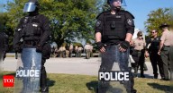 Tension in Chicago: Federal agents shoot woman, claiming they were 'boxed in' by 10 cars; she was an armed threat