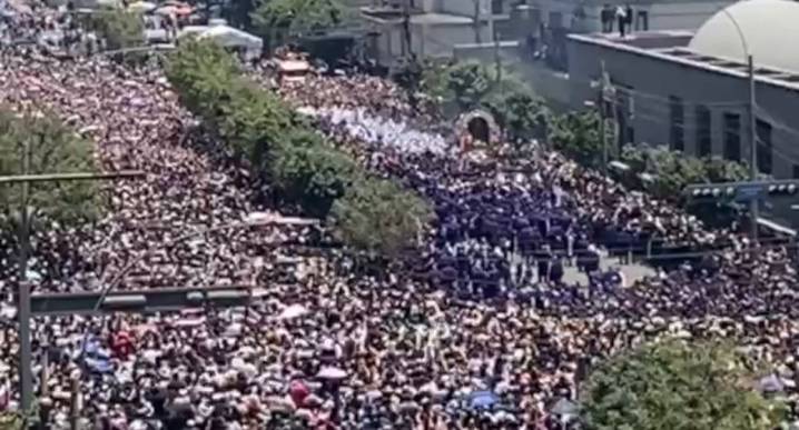 El Señor de los Milagros inicia su primer recorrido por el Centro de Lima (VIDEO)