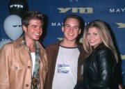 Beloved ‘90s sitcom stars are reuniting on ‘Dancing With the Stars’